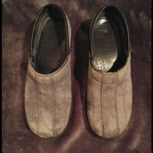 Outdoor Dansko 38 clogs